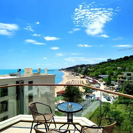 Cabacum Pleasure Beachfront - 50m To And Pool