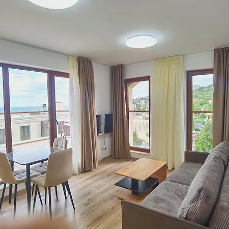 Cabacum Pleasure Beachfront - 50m To And Pool شقة فارنا