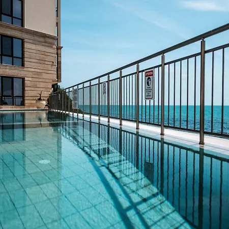 Cabacum Pleasure Beachfront - 50m To And Pool فارنا